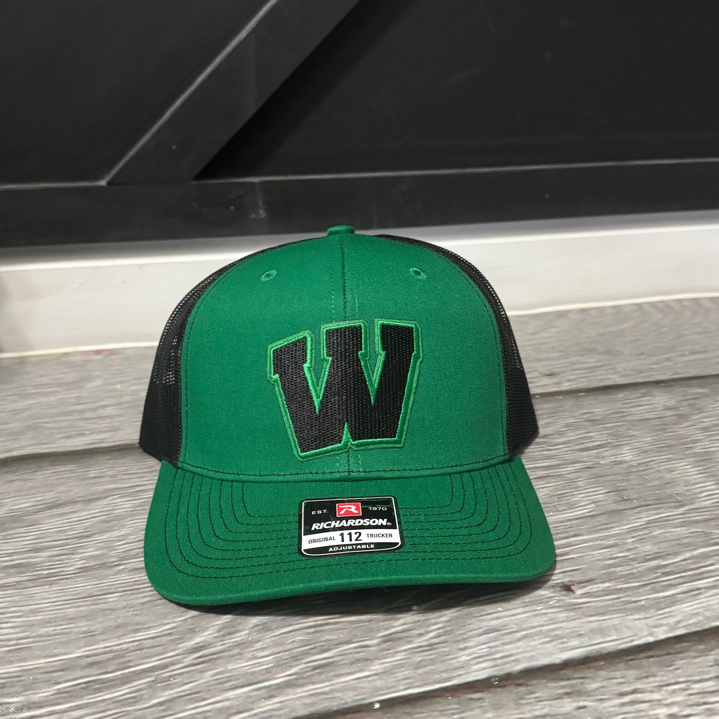 W Trucker Hat r112 Kelly green and black