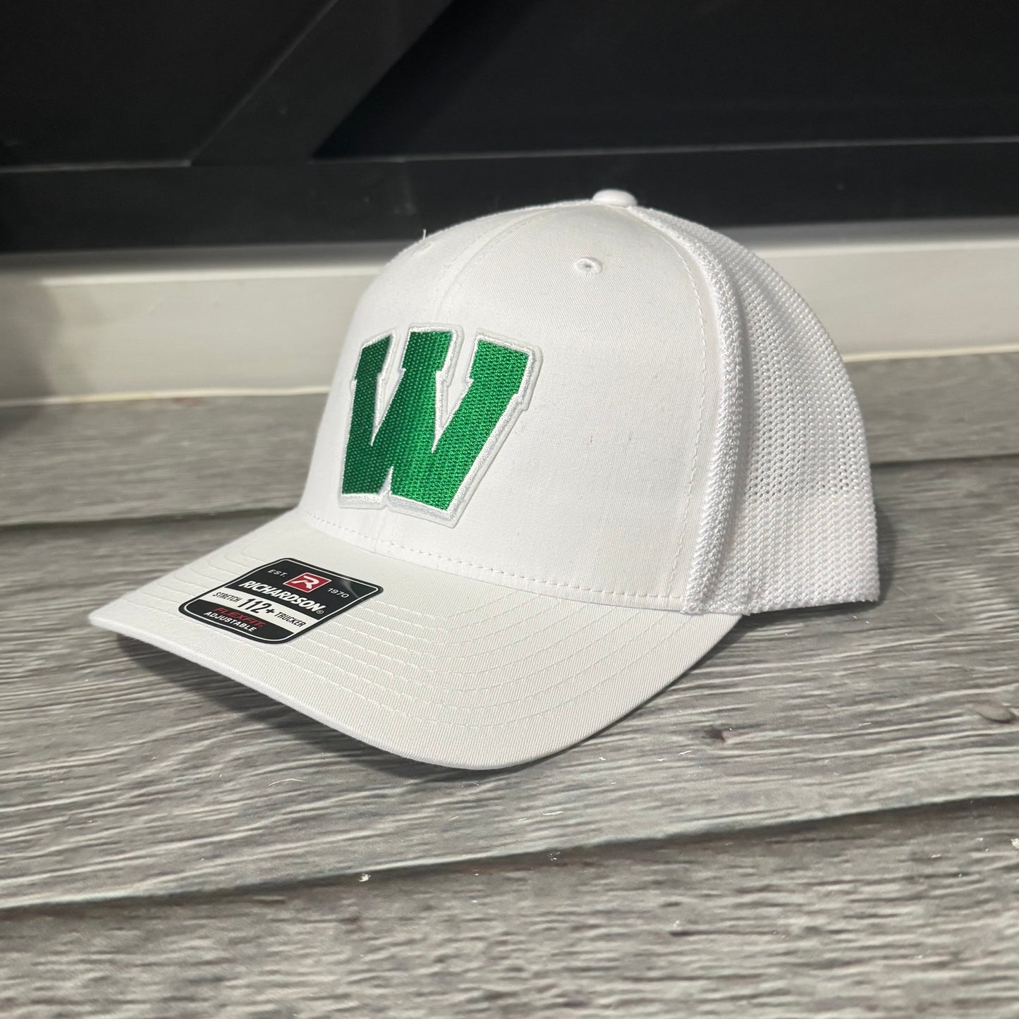 W Trucker Hat r112 white