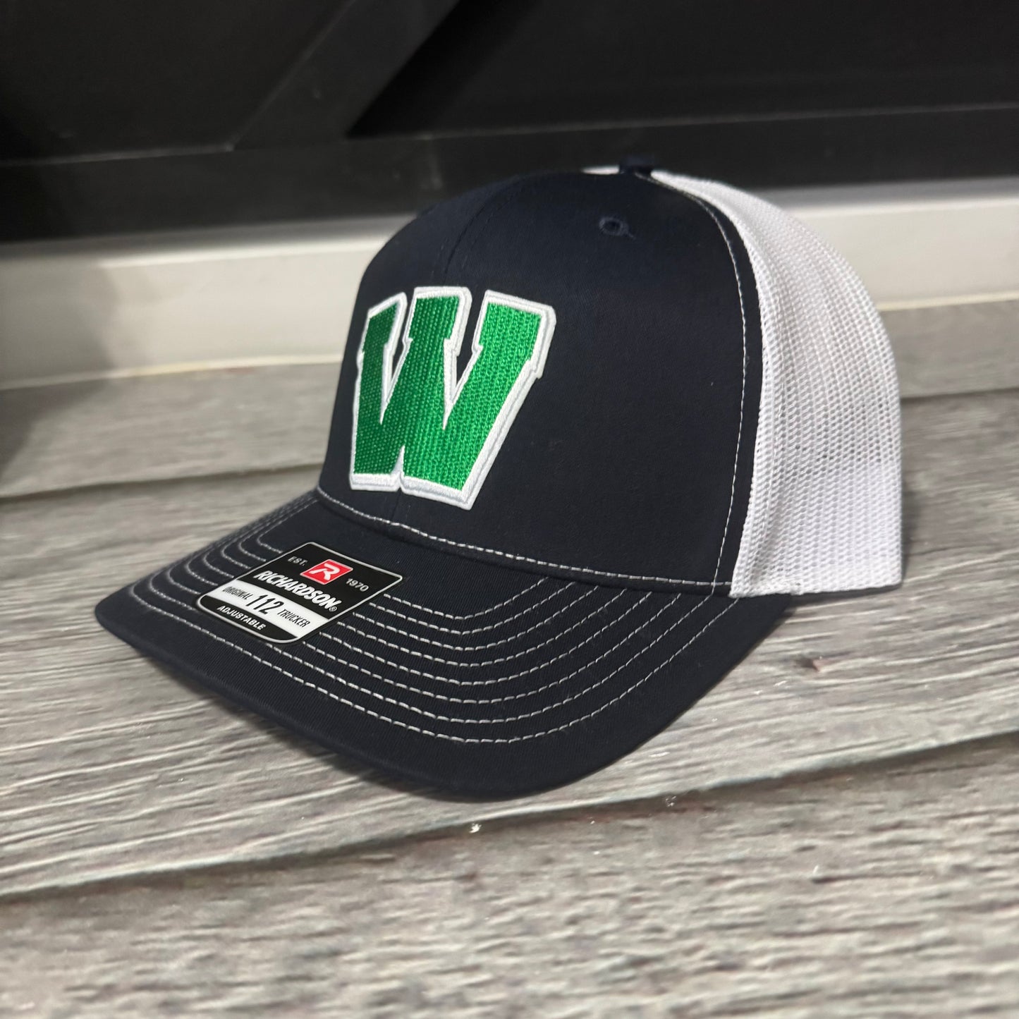 W Trucker Hat r112 navy and white