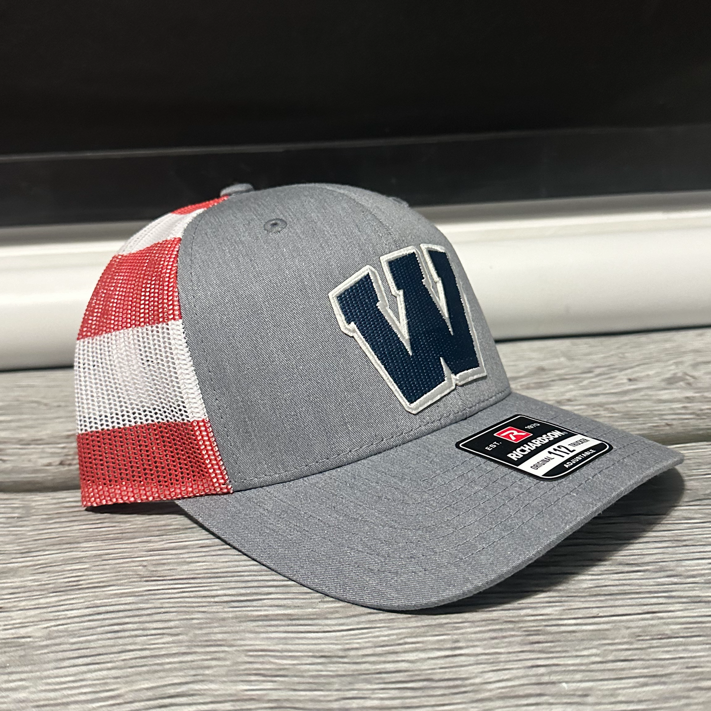 W Trucker Hat r112 Patriotic Flag